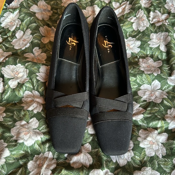 Life stride “Suspect” Black Heeled Shoes Size 7M EUC - Picture 2 of 6